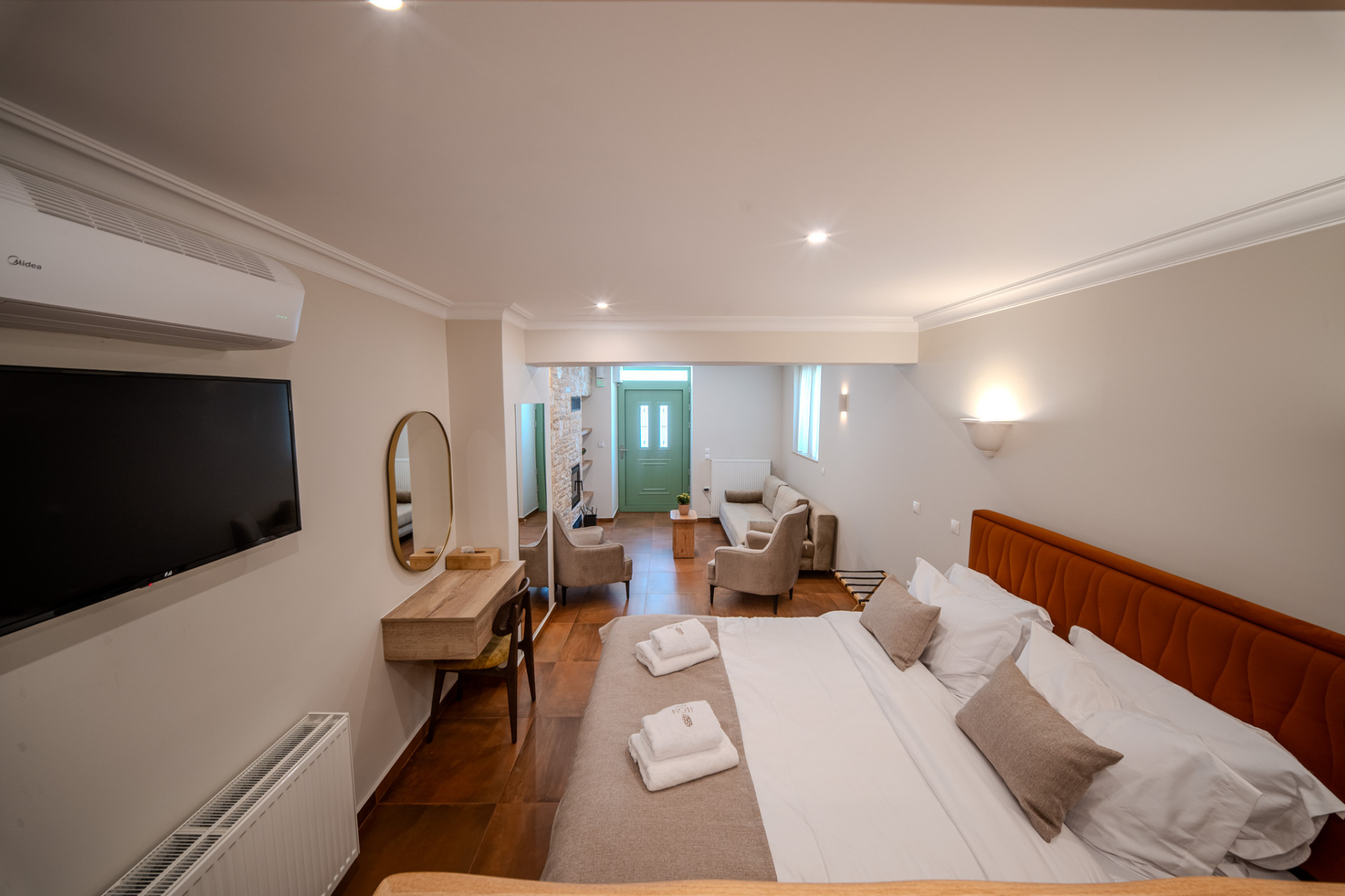 Ground Floor Suite 1