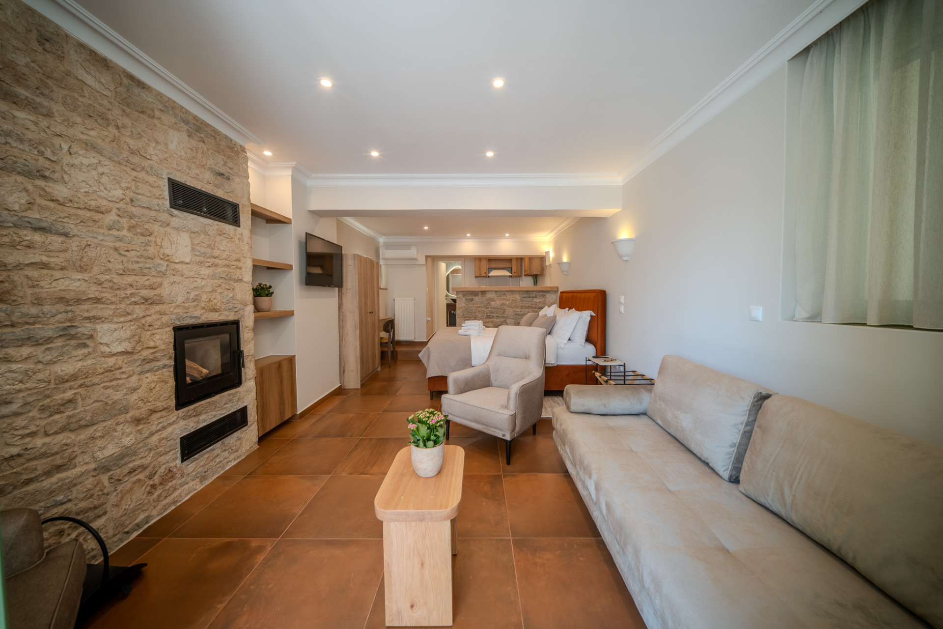 Ground Floor Suite 2
